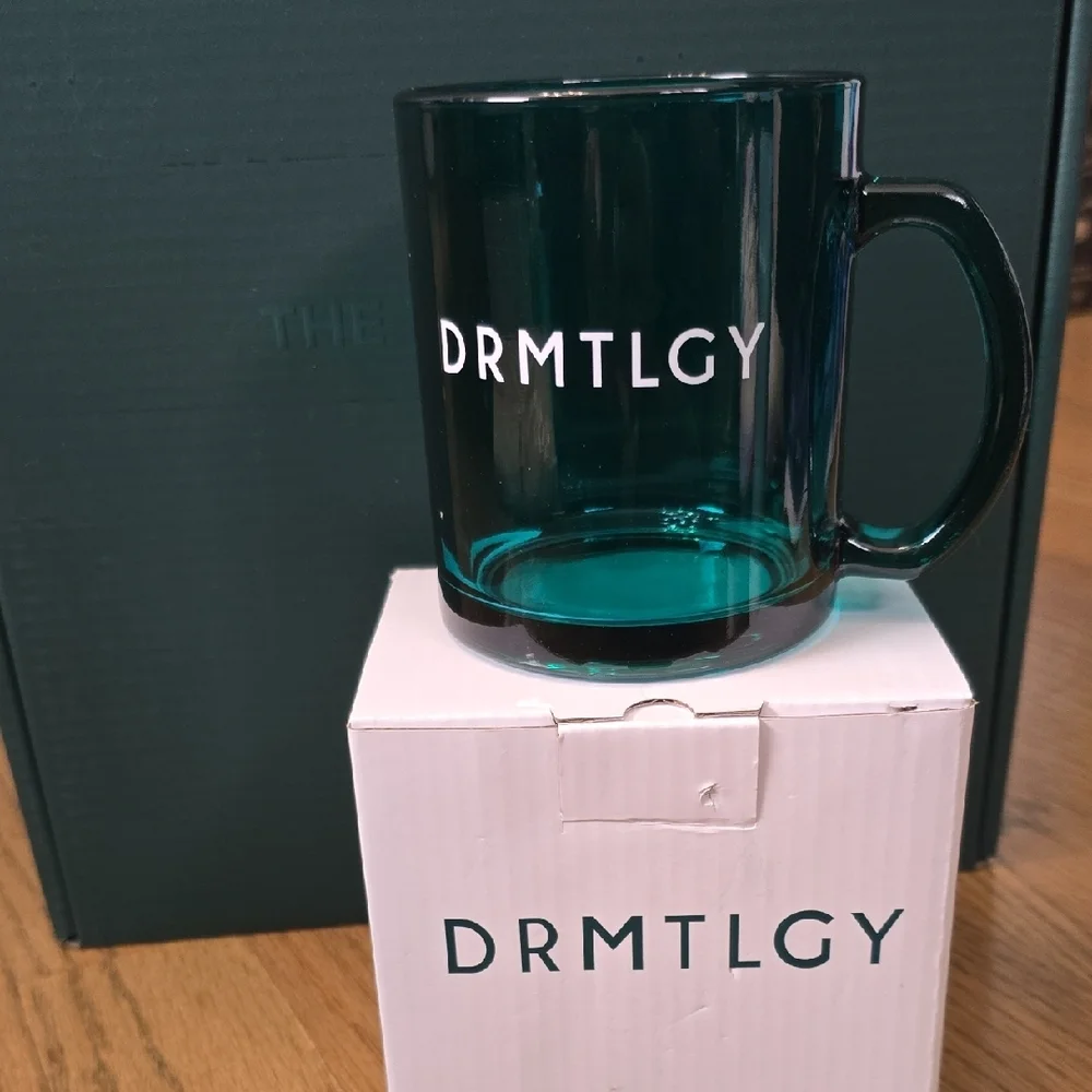 DRMTLGY Skincare Set - Blue and White - Picture 4 of 8